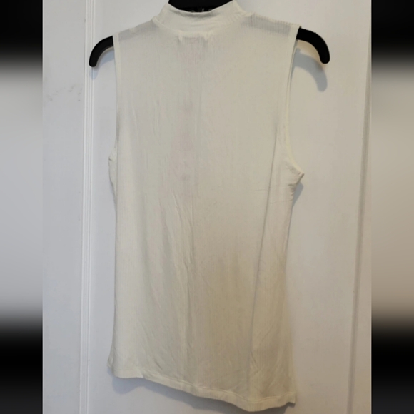 BCBGeneration Top Size: Large - Picture 3 of 7